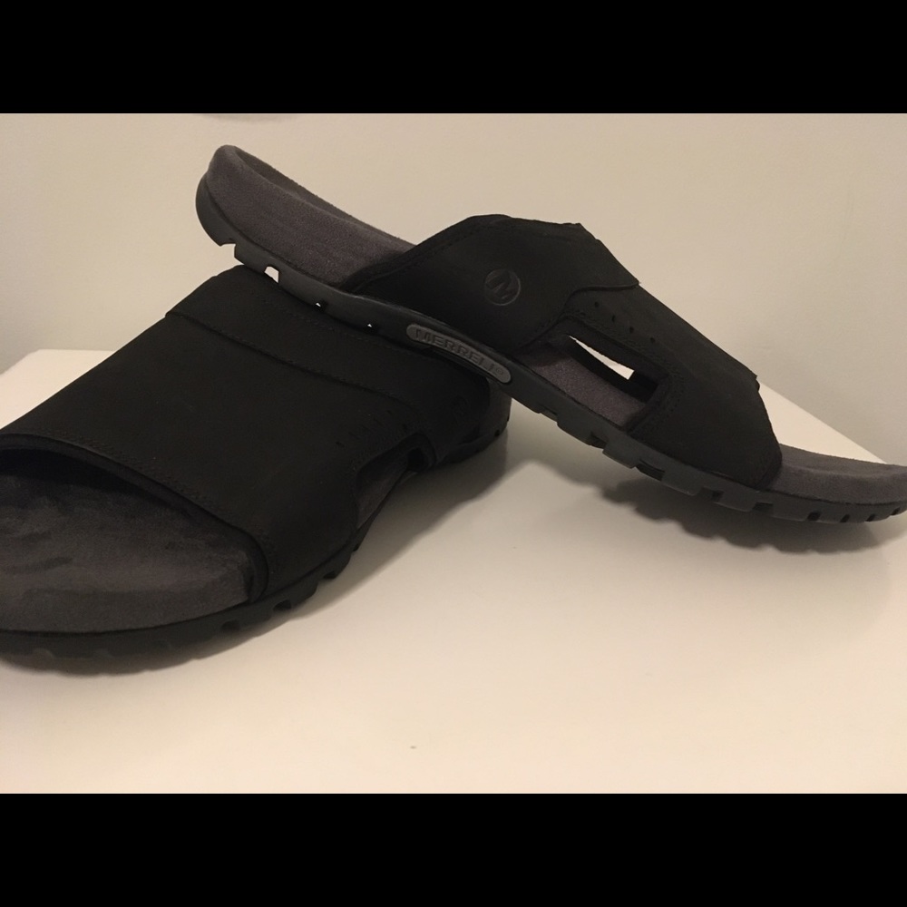 NWOT Black and Grey Mens Merrell Slide Sandals